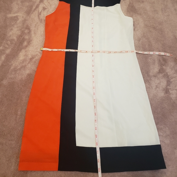 Coco & Tashi Dress - Picture 4 of 9